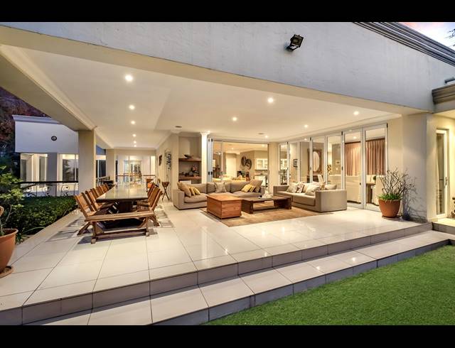 7 BEDROOM HOUSE FOR SALE IN BRYANSTON